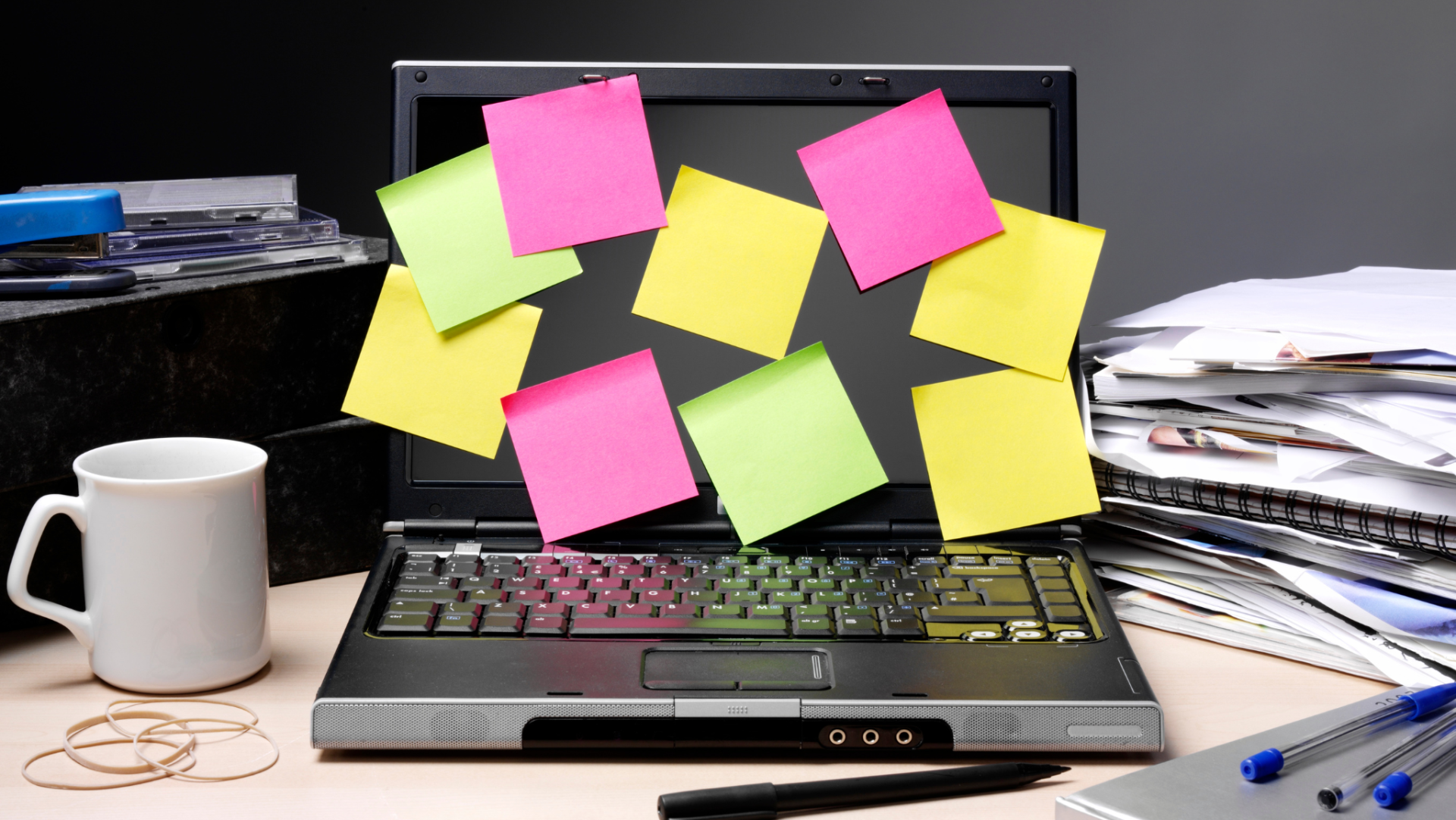 Top 3 abilităţi de tehnologie pe care fiecare angajat din birouri trebuie să le aibă în 2024